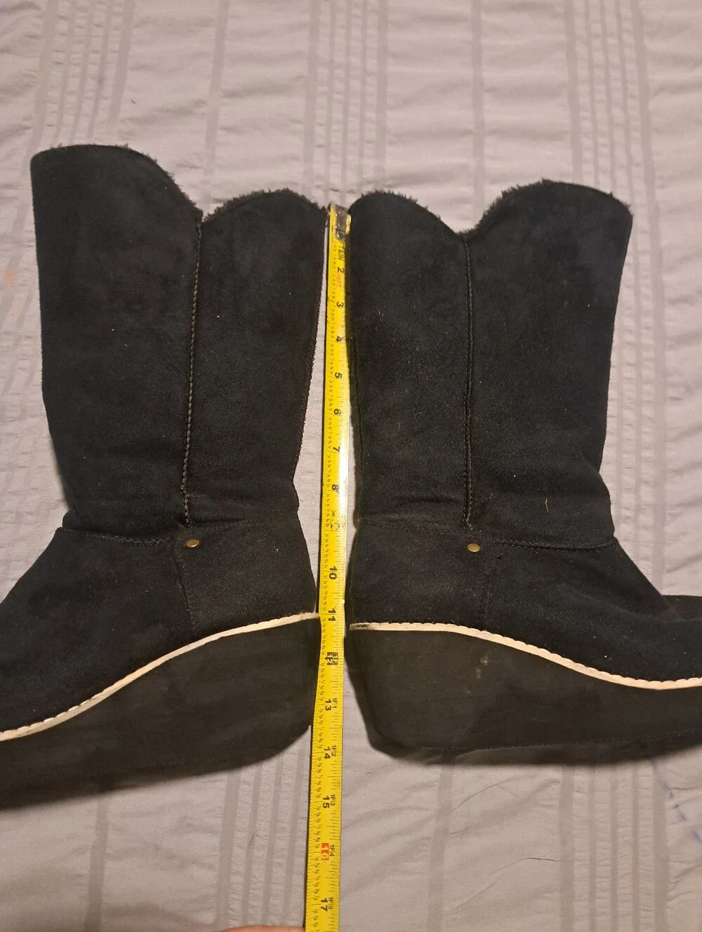 Black Women’s Winter Boots